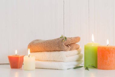 Kaplıca tedavisi beyaz arka plan üzerinde güzel kompozisyon