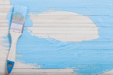 ahşap arka plan üzerinde boya ile fırça