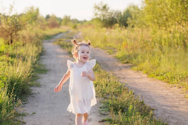 Little Girl White Dress Outdoor — Stock Photo, Image