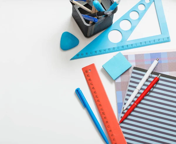 Colección Material Escolar Sobre Fondo Blanco — Foto de Stock