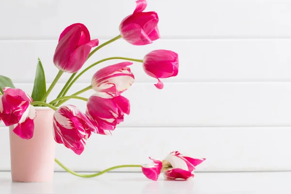 Pink Tulips Vase White Wooden Background — Stock Photo, Image