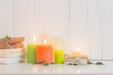 Kaplıca tedavisi beyaz arka plan üzerinde güzel kompozisyon