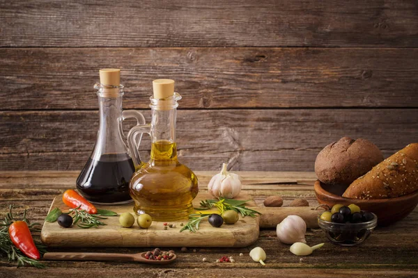 Olivenöl Aromatisiert Mit Gewürzen Und Anderen Zutaten — Stockfoto