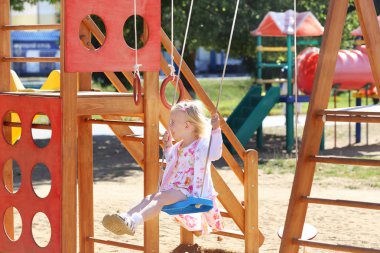 mutlu küçük kız oyun