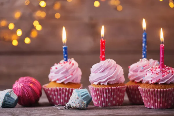 Cupcakes Escuro Velho Fundo Madeira — Fotografia de Stock