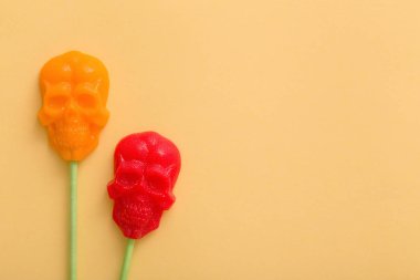 Kafatası şeklinde şeker