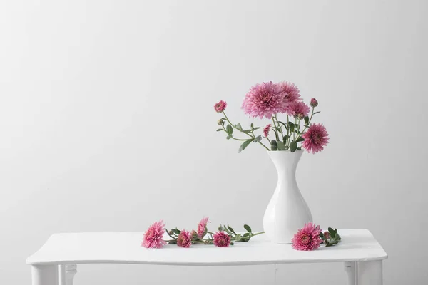 Still Life Chrysanthemums White Background — Stock Photo, Image