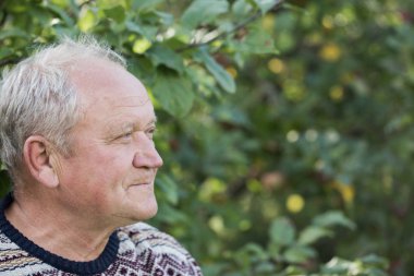 Yaşlı bir adam portresi yakın çekim