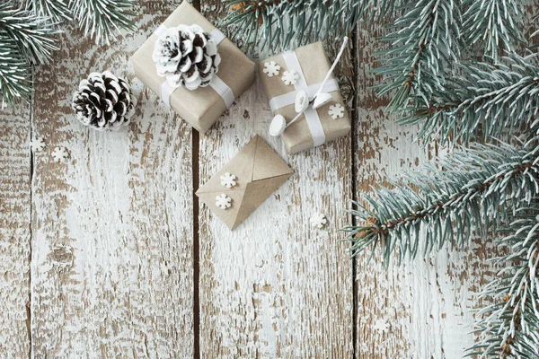 Regalos Navidad Sobre Fondo Madera Blanco Viejo —  Fotos de Stock