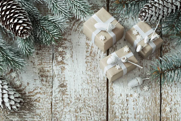 Giften Van Kerstmis Oude Witte Houten Achtergrond — Stockfoto