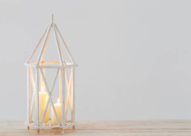 Mumlar yanan ile vintage beyaz fener