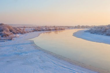 güzel kış manzara nehir ile