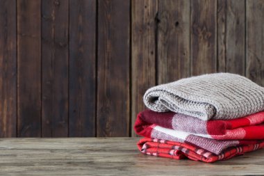 Kareli eski ahşap zemin üzerine yığını