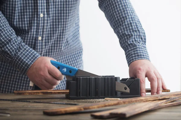 Werken Met Hulpprogramma Houten Achtergrond Timmerman — Stockfoto