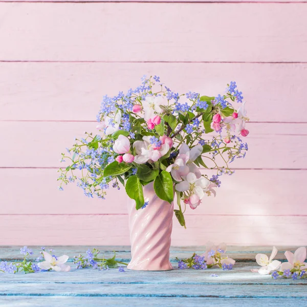 Vårblomster Vase – stockfoto