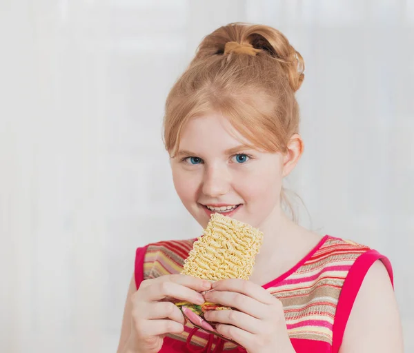 Teenager Girl Instant Noodles — Stock Photo, Image
