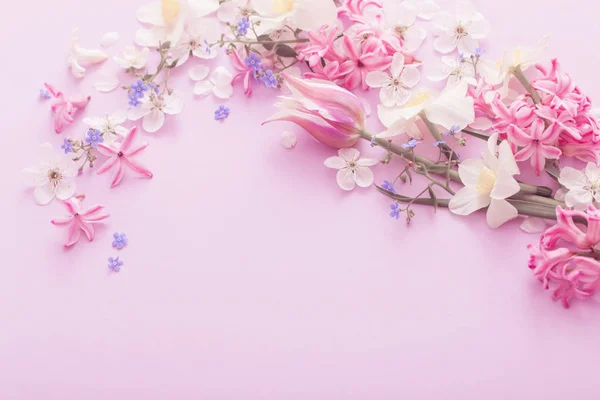 Hermosas Flores Primavera Sobre Fondo Papel —  Fotos de Stock