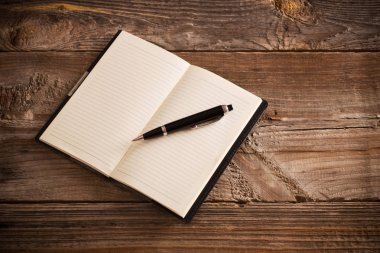 defter kalem eski ahşap tablo ile