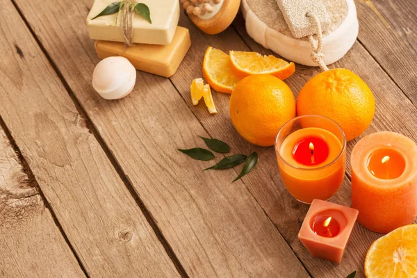 Wellness Konzept Mit Orangen Früchten Auf Altem Holzgrund — Stockfoto
