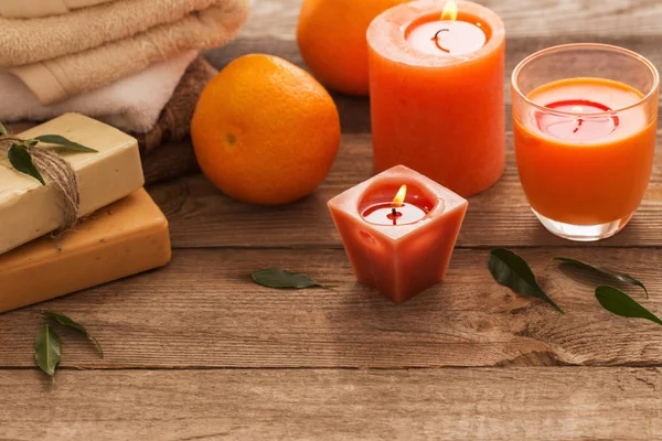 Spa Koncept Oranžovými Plody Staré Dřevěné Pozadí — Stock fotografie