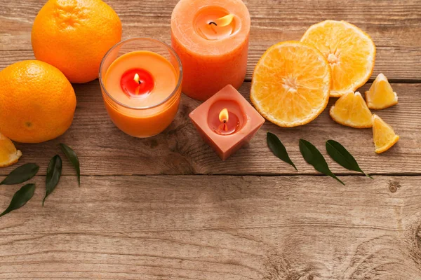 Concept Spa Avec Des Fruits Orange Sur Fond Vieux Bois — Photo