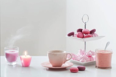 tatlı beyaz tablo ile kahve