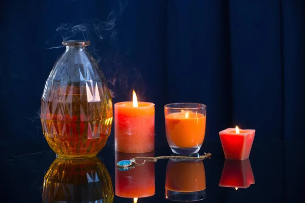 Magische drankjes op een blauwe achtergrond — Stockfoto