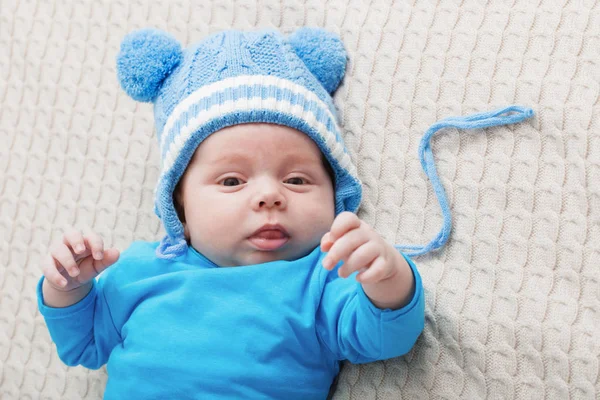 Bebê 2 meses na cama — Fotografia de Stock