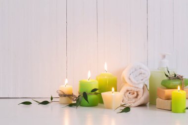 Kaplıca tedavisi beyaz arka plan üzerinde güzel kompozisyon