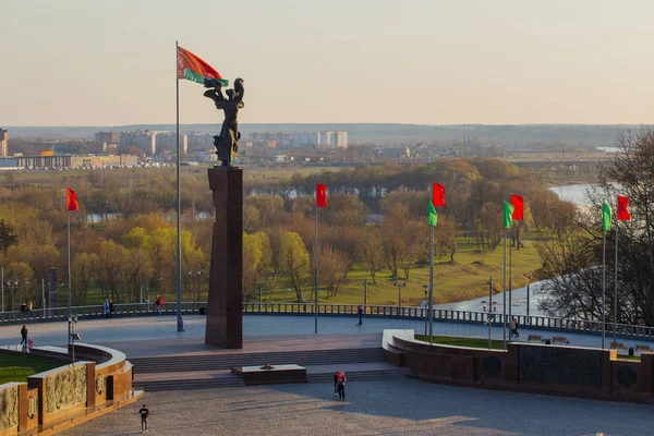 MOGILEV, BELARO - 17 APRILE 2019: Complesso commemorativo "Combattenti fo — Foto Stock