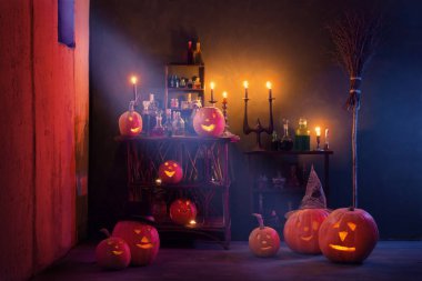 Cadılar Bayramı dekorasyonu, balkabakları ve sihirli iksirlerle.