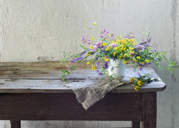 Summer Wild Flowers Old Wooden Table — Stock Photo, Image