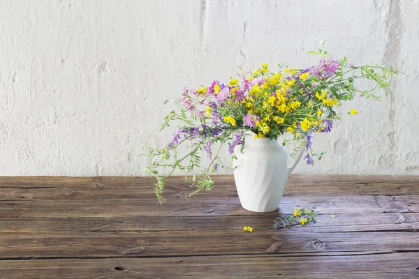 Summer Wild Flowers Old Wooden Table — Stock Photo, Image