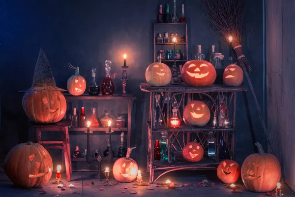 Halloween Dekorace Dýněmi Magické Lektvary Uvnitř — Stock fotografie