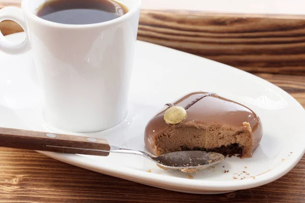 Weiße Tasse Mit Kaffee Mit Schokokuchen — Stockfoto