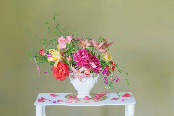 Bouquet Summer Flowers Vase Vintage White Wooden Shelf — Stock Photo, Image