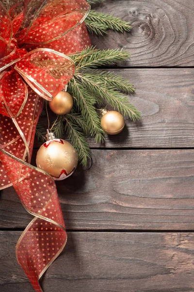 Dourado Vermelho Decorações Natal Fundo Madeira Escura — Fotografia de Stock