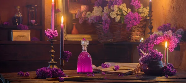 Poção Mágica Flores Lilás Casa Bruxa — Fotografia de Stock
