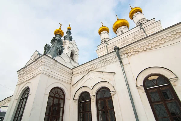 Mauern Türme Und Kuppeln Der Alten Orthodoxen Kathedrale — Stockfoto