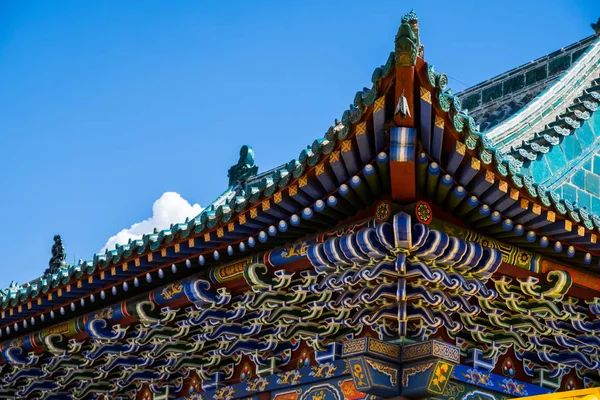 Veelkleurige Pannendak Van Oude Mongoolse Boeddhistische Tempel — Stockfoto
