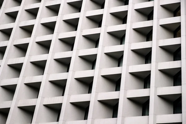 Сіра Бетонна Стіна Багатьма Рівними Квадратними Вікнами Абстрактний Фон Міської Стокове Фото