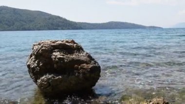 Ege deniz kıyısında volkanik tüf kaos ile kaplı