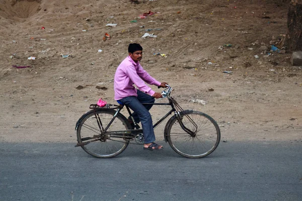 Indien Pune April 2018 Indianer Auf Dem Fahrrad Auf Einer — Stockfoto