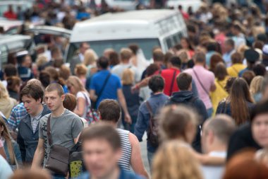 Saint Petersburg, Rusya - 30 Temmuz 2017: Büyük kalabalık tatil, şehir festivaller, kentsel eğlence sırasında insanlar, kasaba halkı toplandı tarihi street, kalabalık sokaklarında baskın düzenledi.