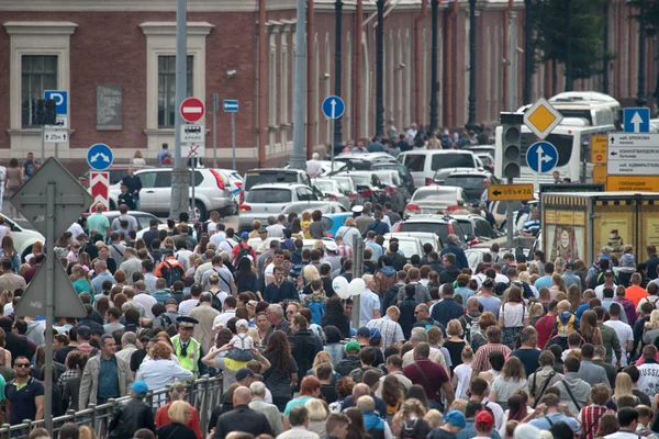 São Petersburgo Rússia Julho 2017 Multidão Enorme Pessoas Durante Férias — Fotografia de Stock