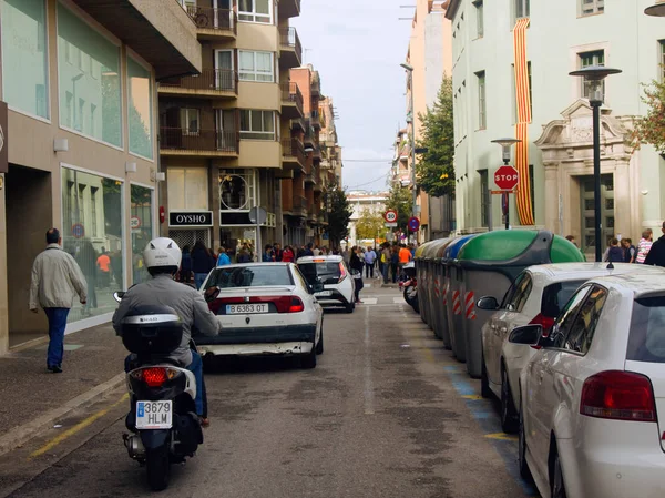 西班牙 吉罗纳 2017年9月28日 欧洲城市的日常生活 城市的日常活动 日常工作 街道和市民 — 图库照片