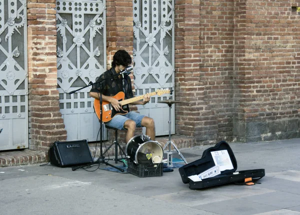 Spain Barcelona October 2017 Street Musician Busker Plays Electric Guitar — Stock Photo, Image