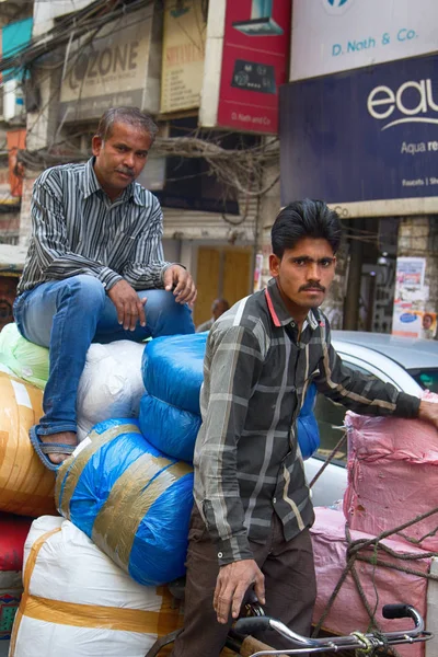 India Nueva Delhi Marzo 2018 Carga Indian Bicycle Rickshaw Tráfico —  Fotos de Stock