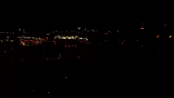 旅客列车在完全黑暗中 — 图库视频影像