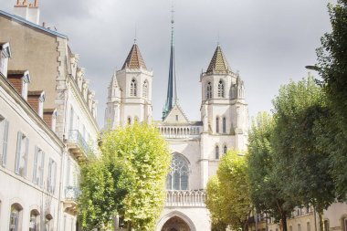 Eski şehrin Dijon sokakları
